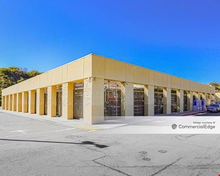 Preview of commercial space at 3675 & 3737 Murphy Canyon Rd.