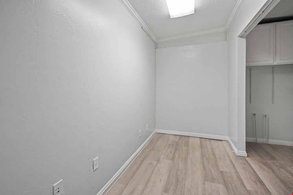 9386 S Redwood Rd