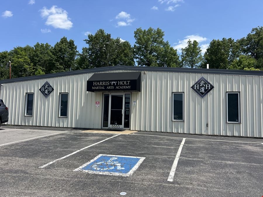 211 W Dunbar Cave Rd