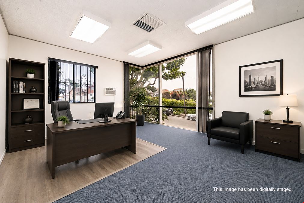 400 N La Brea Ave