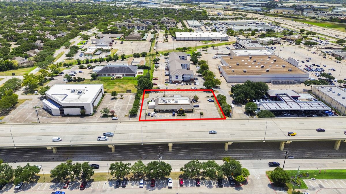 Freestanding Denny’s on Prime FM 1960 Frontage – High-Visibility Building & Business
