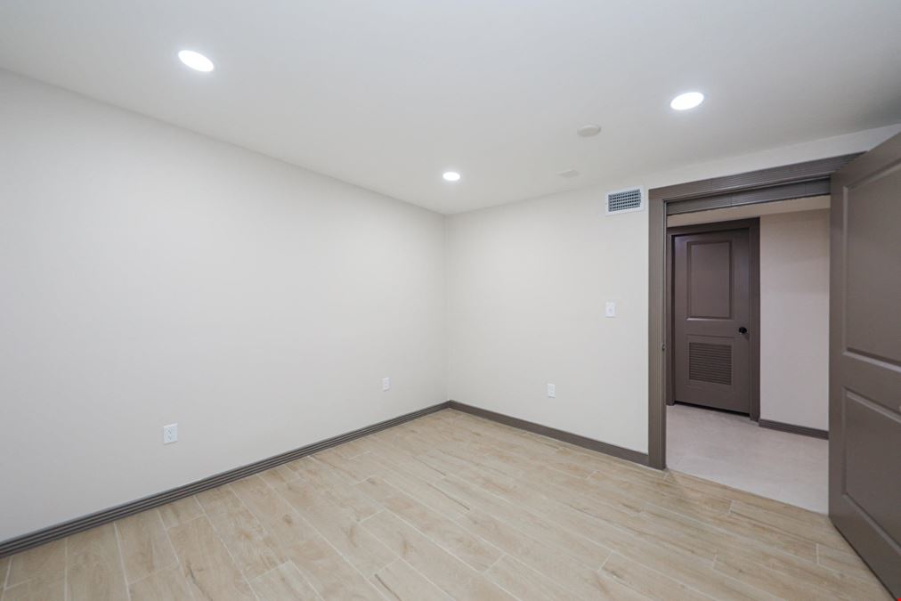 104 E Calton Rd