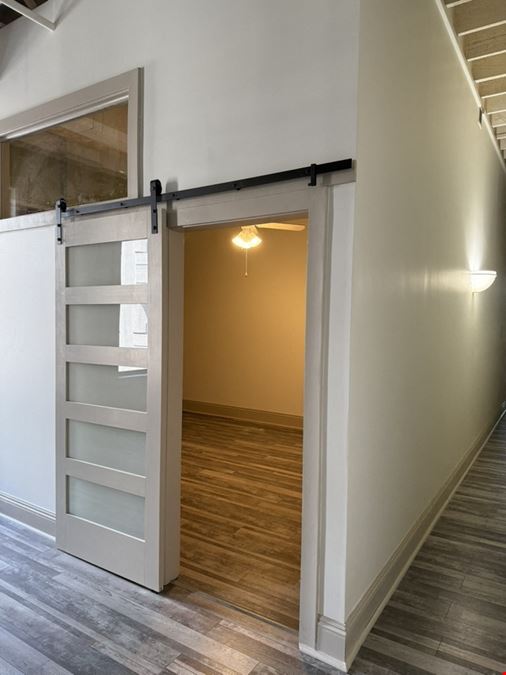 6743' historic downtown building w/street retail and upstairs living
