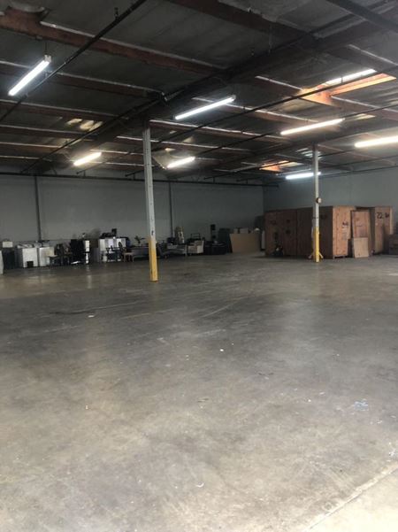 Preview of commercial space at 2446 Pratt Avenue