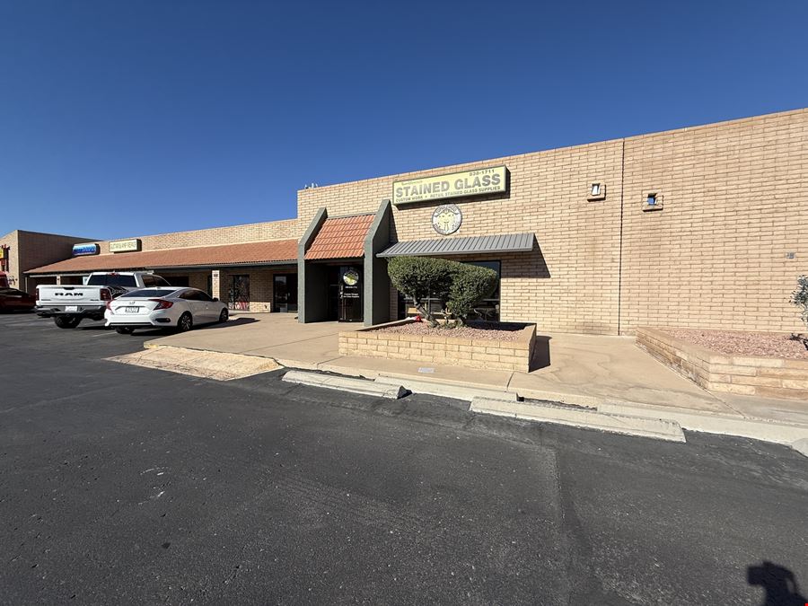 Retail at Baseline Rd and the Loop 101