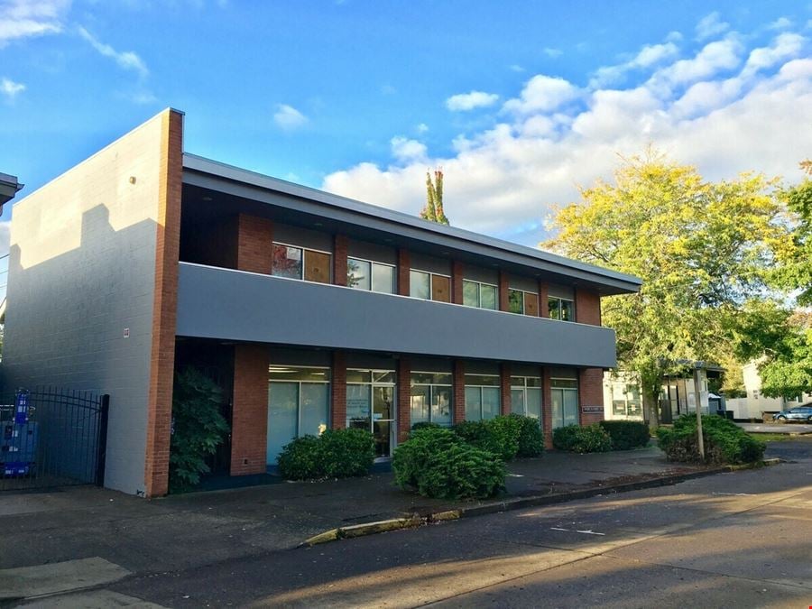 390 W 12th Avenue
