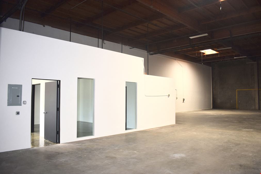 1617 W Rosecrans Ave
