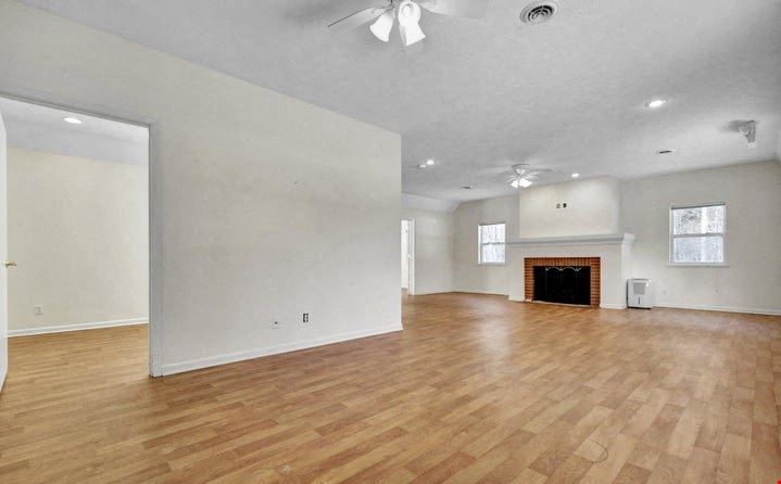 Unique Lease Opportunity for Professional & Community-based Uses