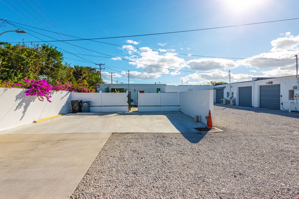 Lake Worth Small Bay Industrial Assemblage