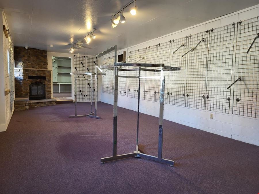 RETAIL SPACE FOR LEASE