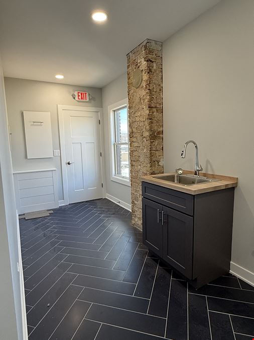 20 W Jefferson Ave