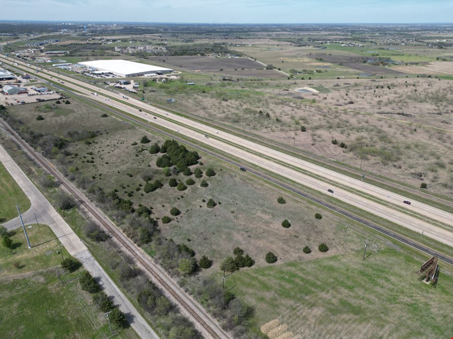 Ennis I-45 Property