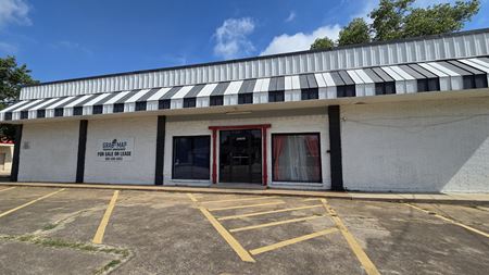 Preview of commercial space at 7235 Glenview Dr