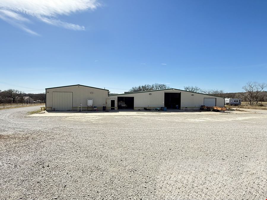 ±9,180 SF Office/Warehouse w/ Fenced 5 Acres