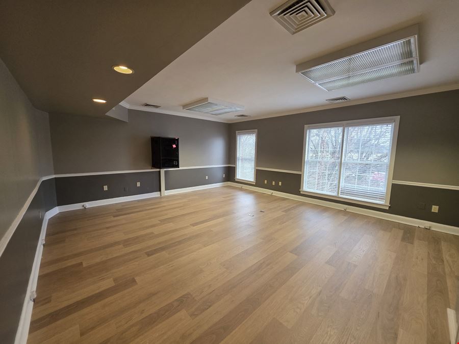 109 Laurens Rd