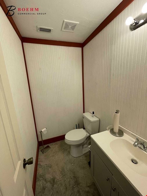 6000+/- SF Flex Space For Lease