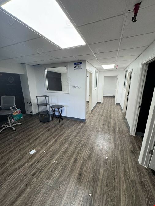 1,000 SF | 1959 Webster Avenue | Prime Retail/Office Space with Glass Frontage for Lease