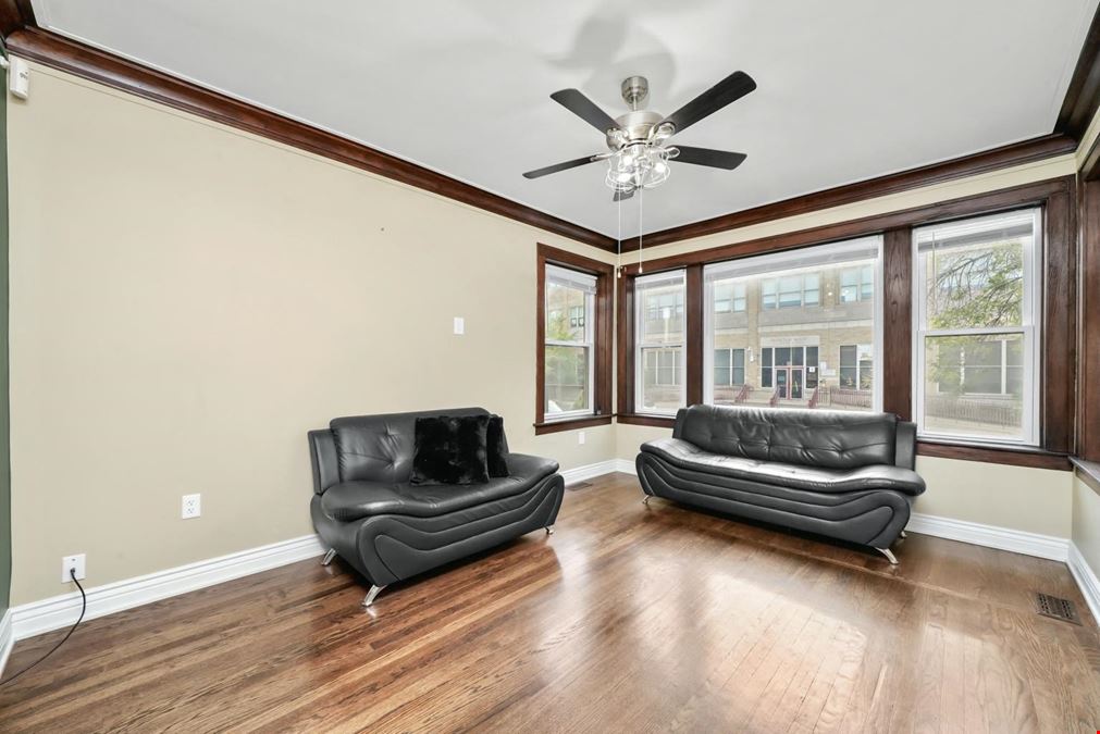 6933 S Washtenaw