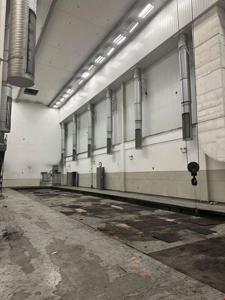 Preview of Industrial space for Rent at 400 Lake Street