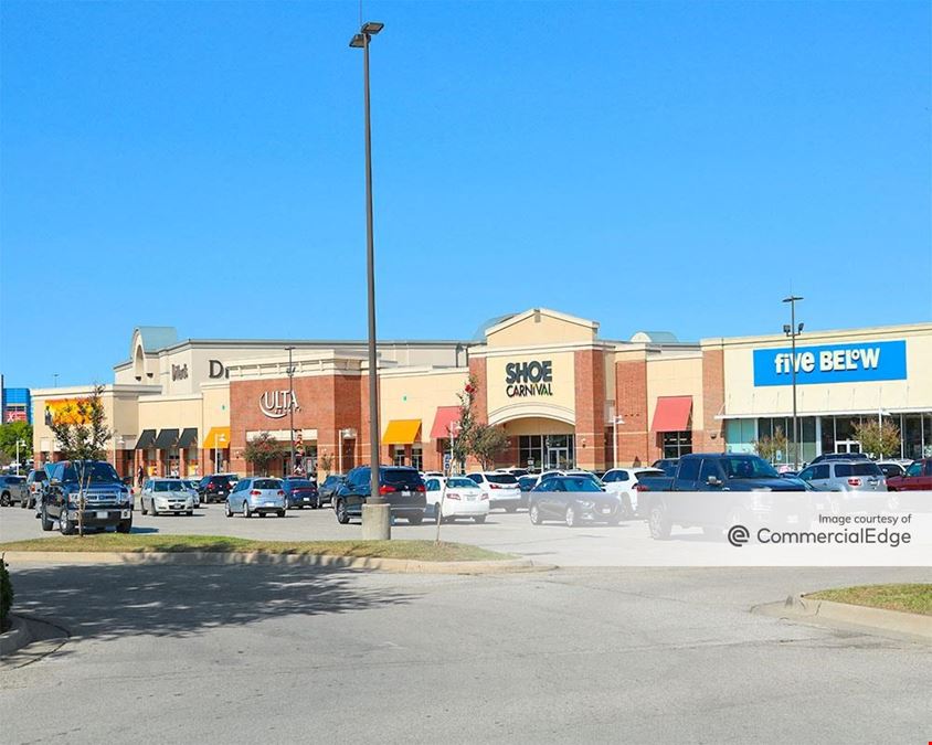 The Shops At NorthEast Mall - 820-868 NE Mall Blvd