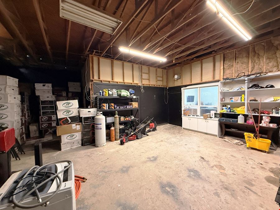 5,760 SF Warehouse Situated on 0.94± AC
