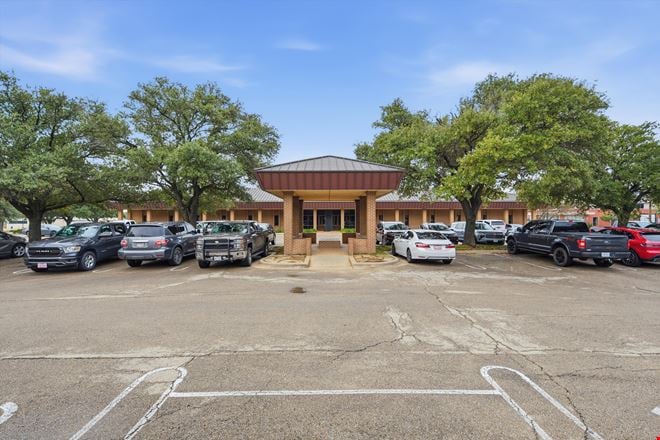 Preview of Office space for Rent at 4830 Lakewood Dr