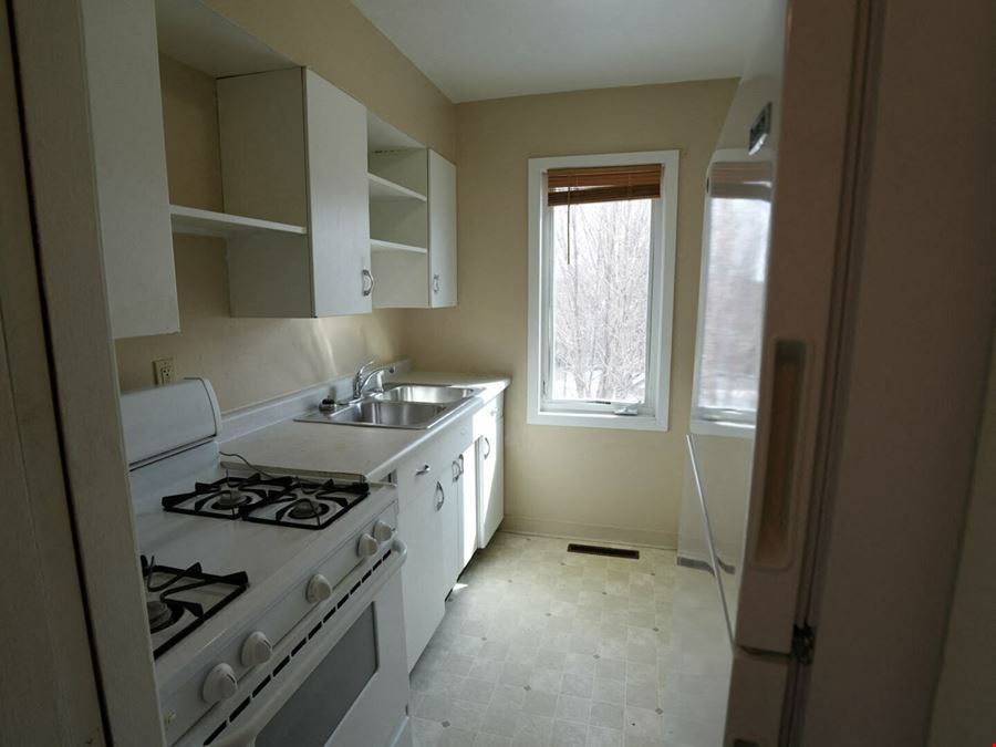 35 Apt Units: Highland Drive