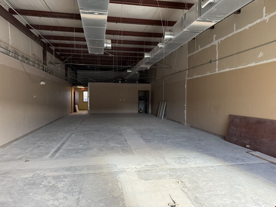 Office / Warehouse for Lease near Kansas Expy & Sunset