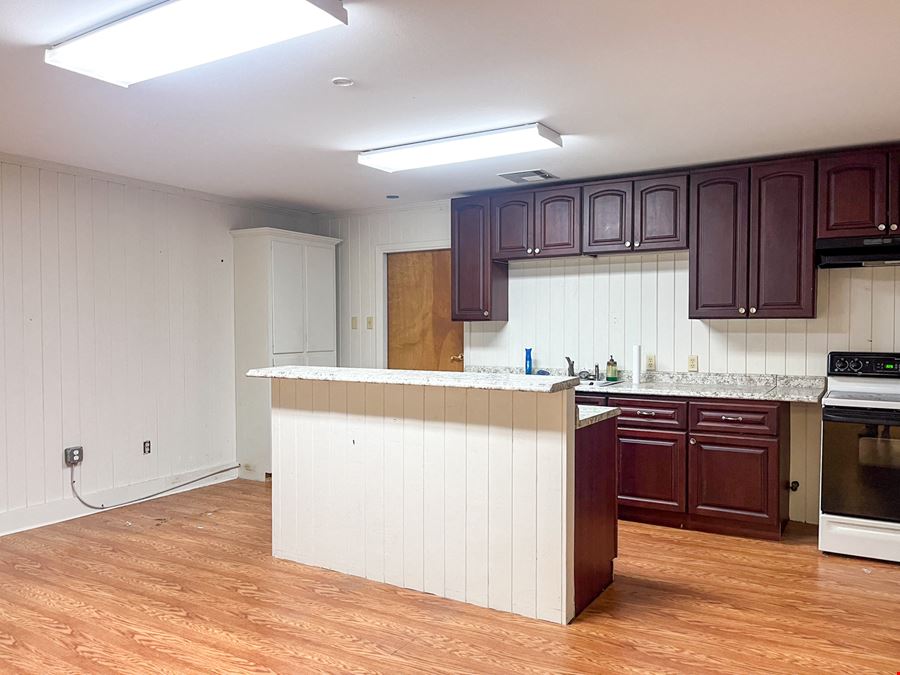 Motivated Seller – Income-Producing ±10,000 SF Office/Warehouse