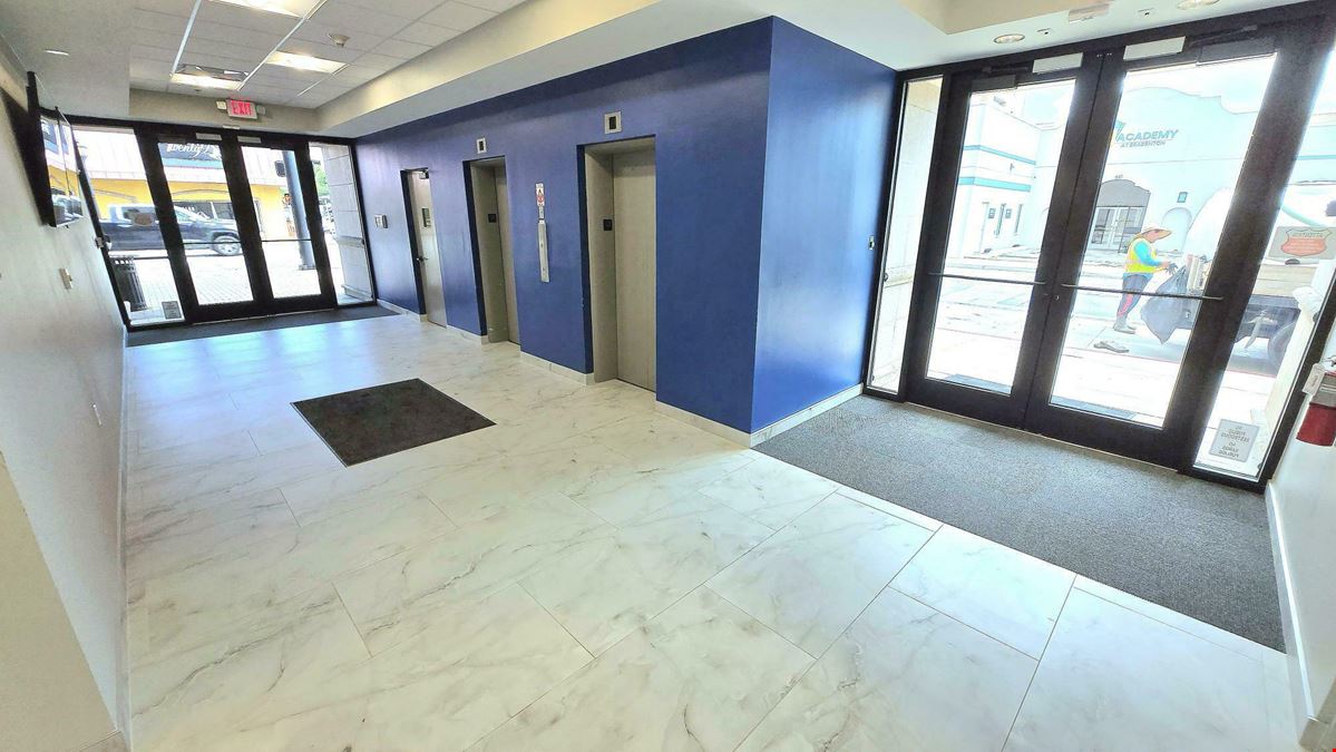 Manatee Ave and Main Street Office Suite!