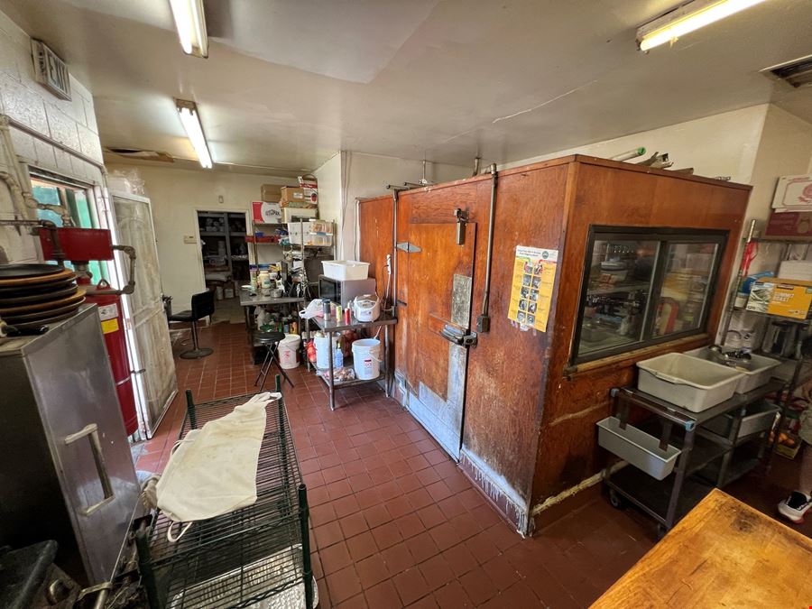 Fully Leased Investment: ±2,400 SF Restaurant in Hanford, CA