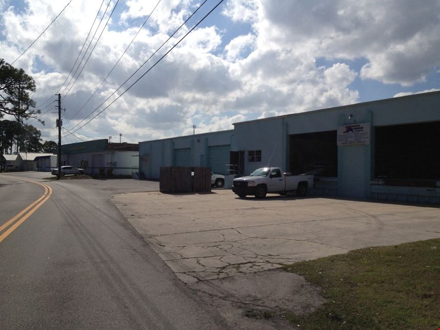 Dock High Distribution Space for Lease