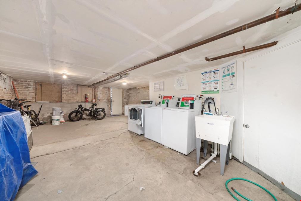 1102 W 18th St, Chicago, IL