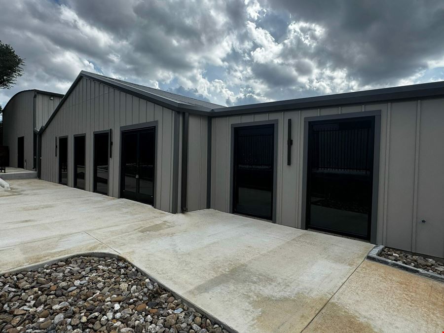 111 Plaza | Medical & Professional Office | HWY 281 Frontage | Bulverde, TX