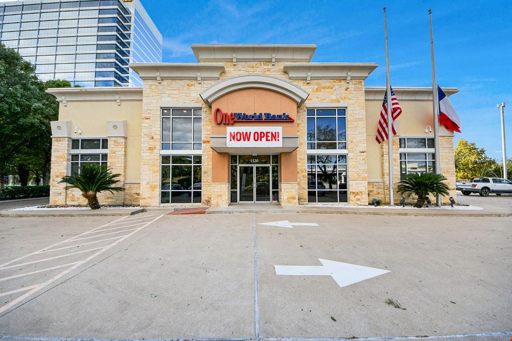 1520 W Sam Houston Pkwy S