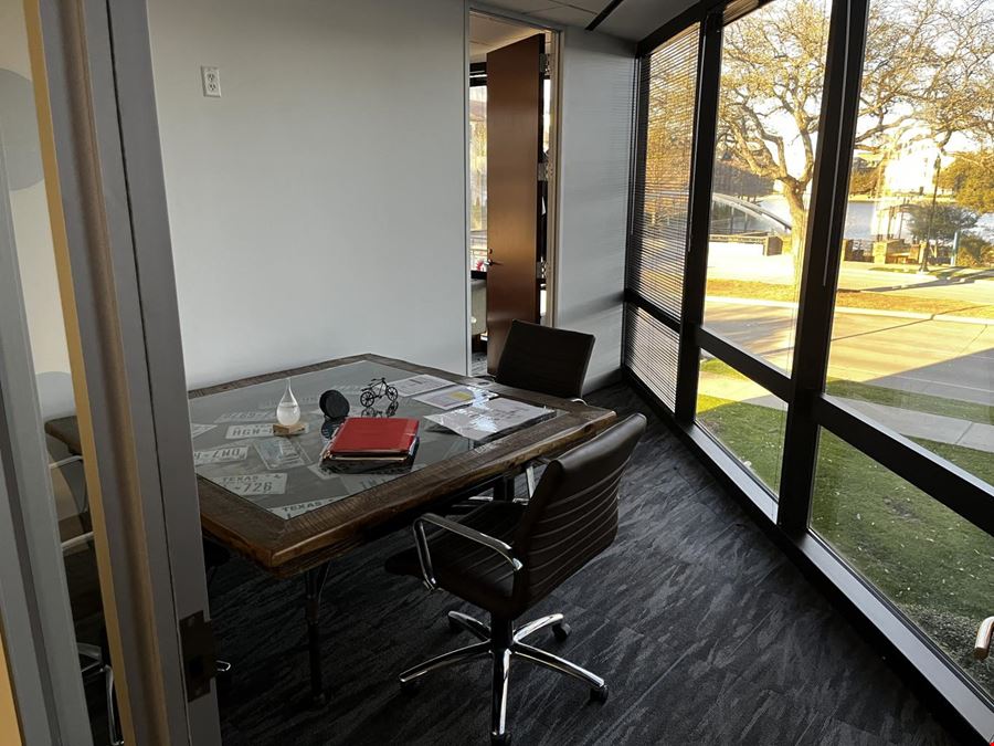 Canal Centre - 400 E Las Colinas