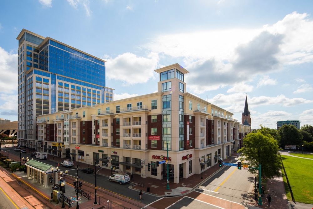 Wells Fargo Center Retail