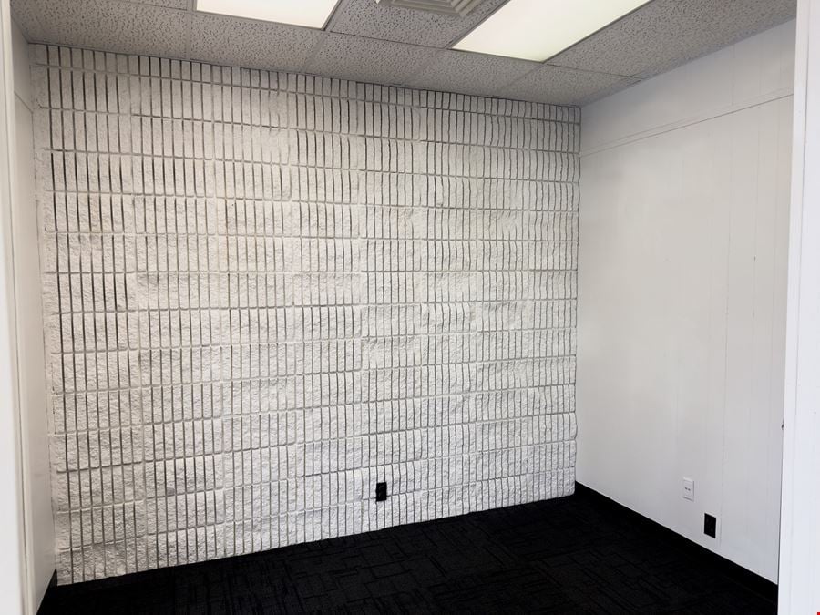 Multi-tenant - 7064 SF
