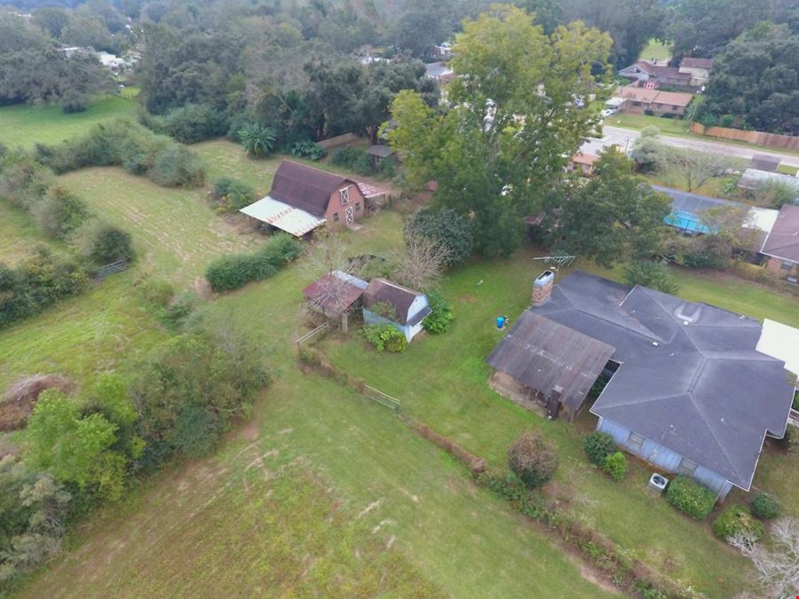 PRIME ACREAGE IN THE HEART OF PENSACOLA’S FUTURE GROWTH CORRIDOR!