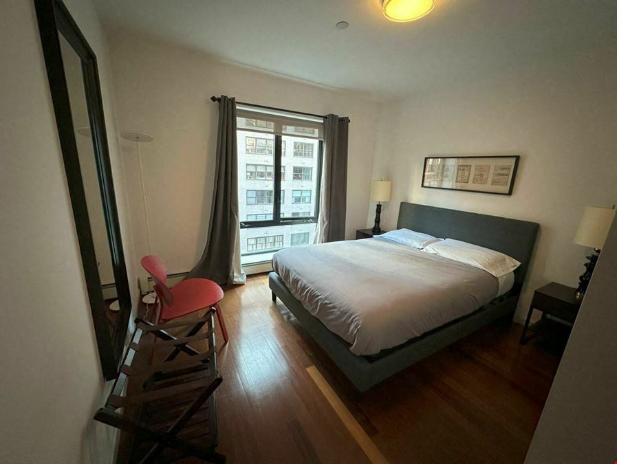 225 East 58th Street-Decorative Arts District