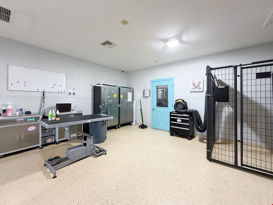 Former Pet Resort & Boarding Facility - ±1.55 Acres of Land on Airline Hwy