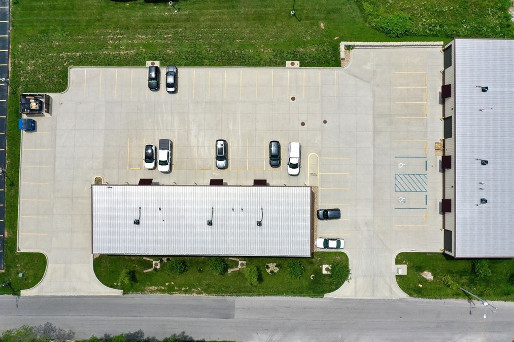 1,500 SF Warehouse / Office Space For Lease in Southeast Springfield