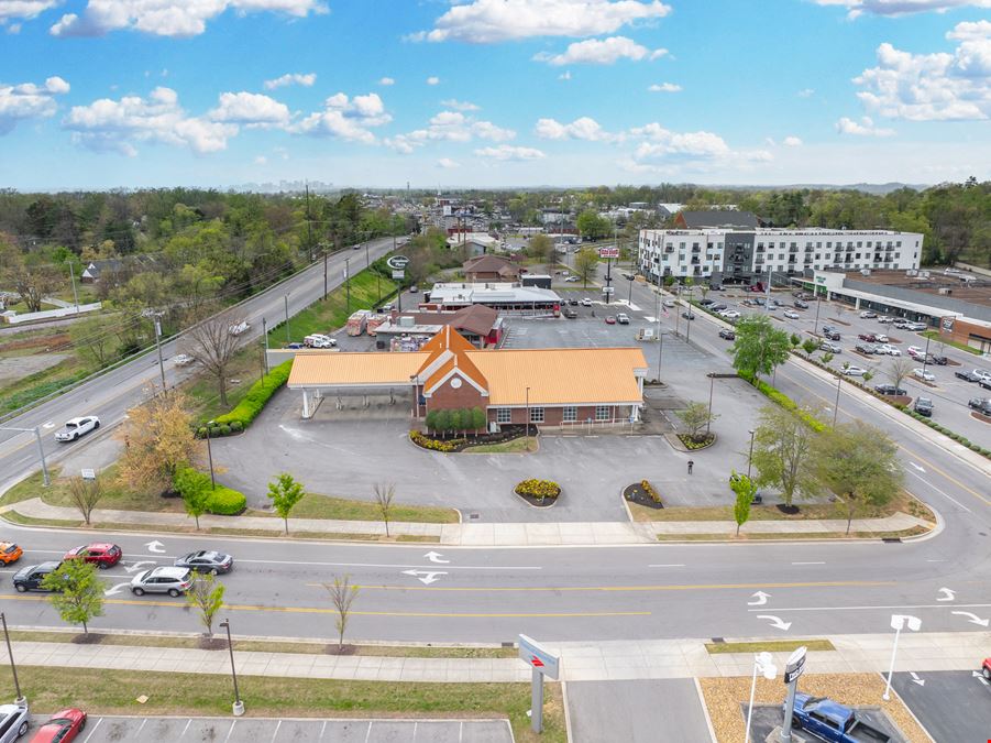 2725 Old Lebanon Pike