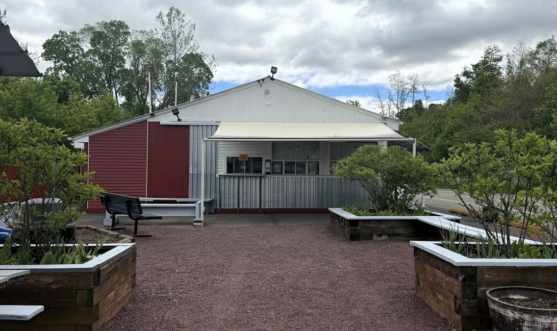 Kelly's Ice Cream - Turn-Key and Established Ice Cream Shop & Café Business w/ Real Estate