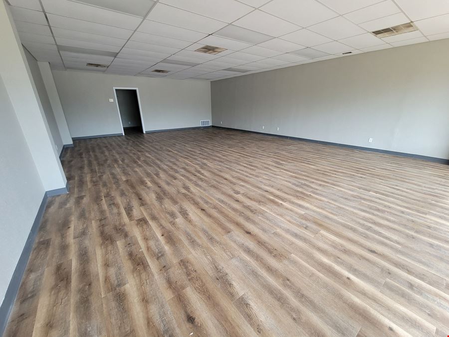 1,102 SF Retail Space Available | Heritage Square Shopping Center