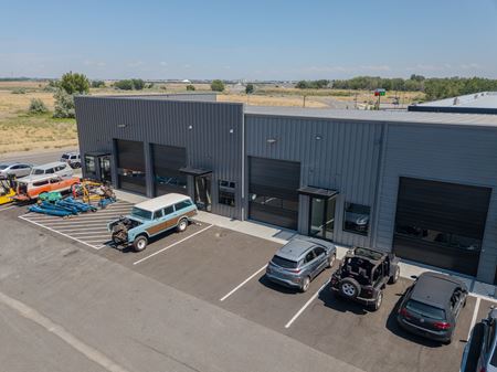Preview of commercial space at 2517 Logan St