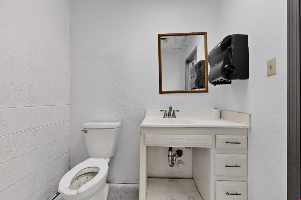 PREMIER MULTI TENANT INDUSTRIAL COMPLEX