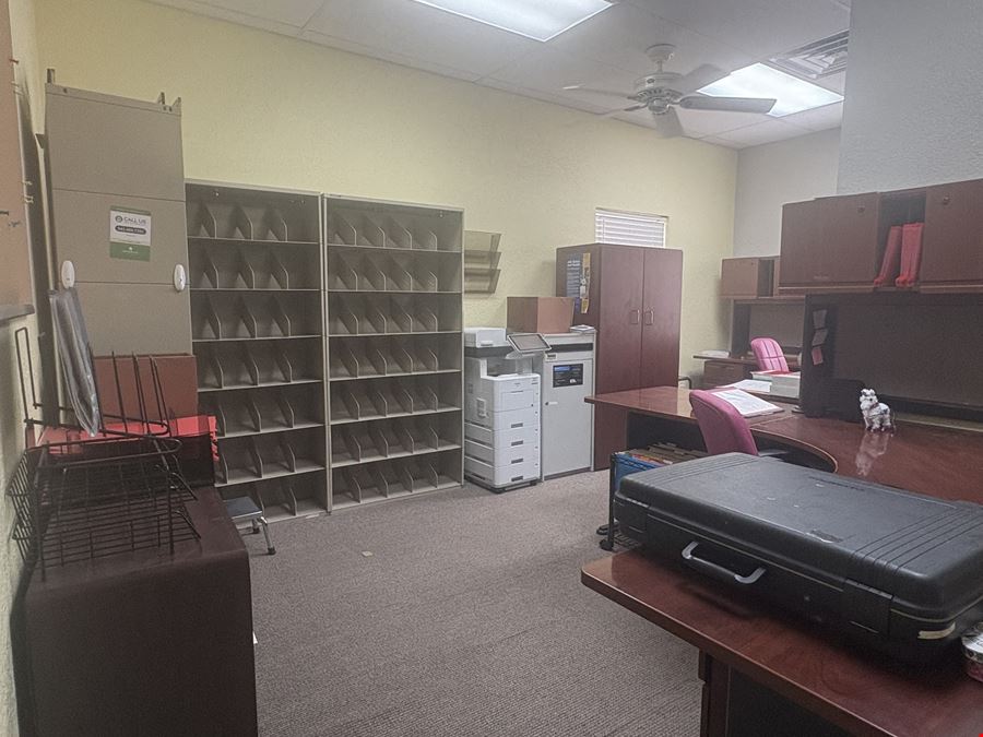 1,450 sf professional office for lease in Venice
