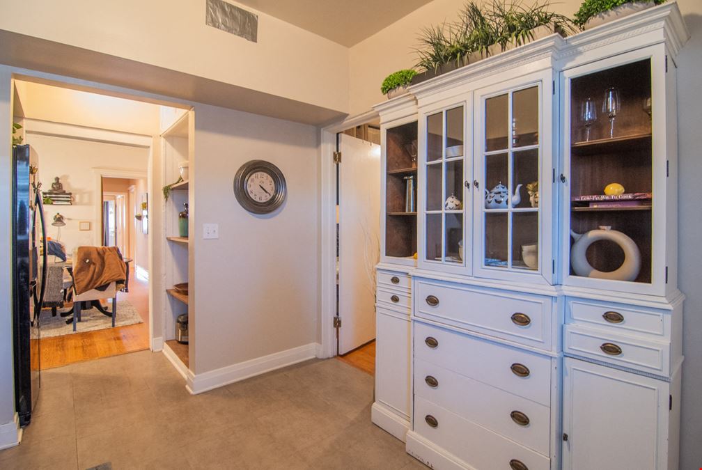 844 West Lakeside Place