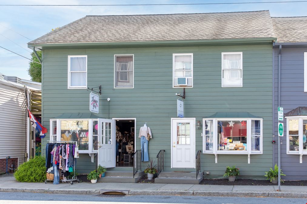 A Rare Commercial Offering in Vibrant Red Hook